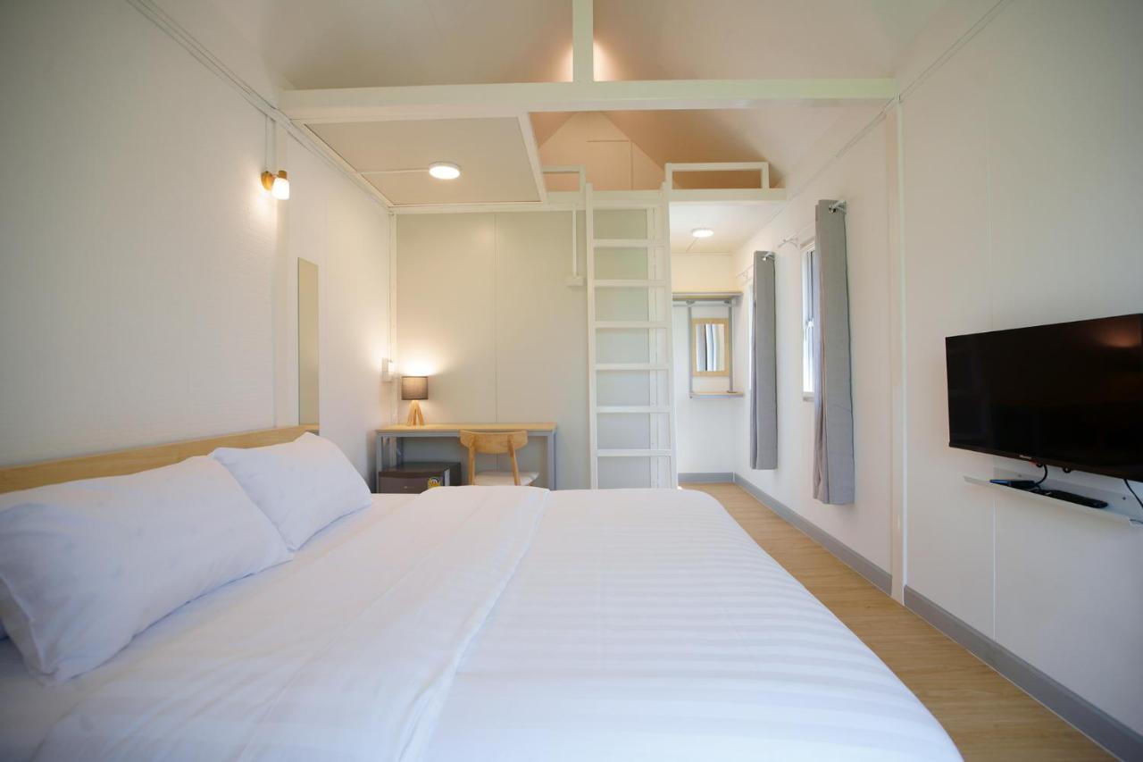 Barn Sampran Resort บ้านสามพรานรีสอร์ท Nakhon Pathom Exterior foto