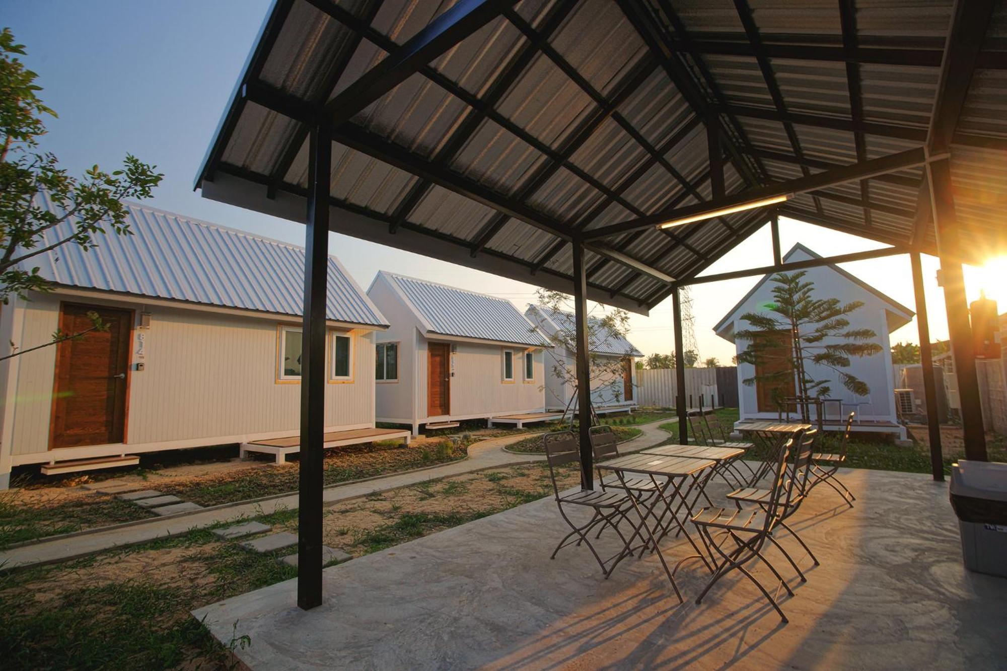 Barn Sampran Resort บ้านสามพรานรีสอร์ท Nakhon Pathom Exterior foto